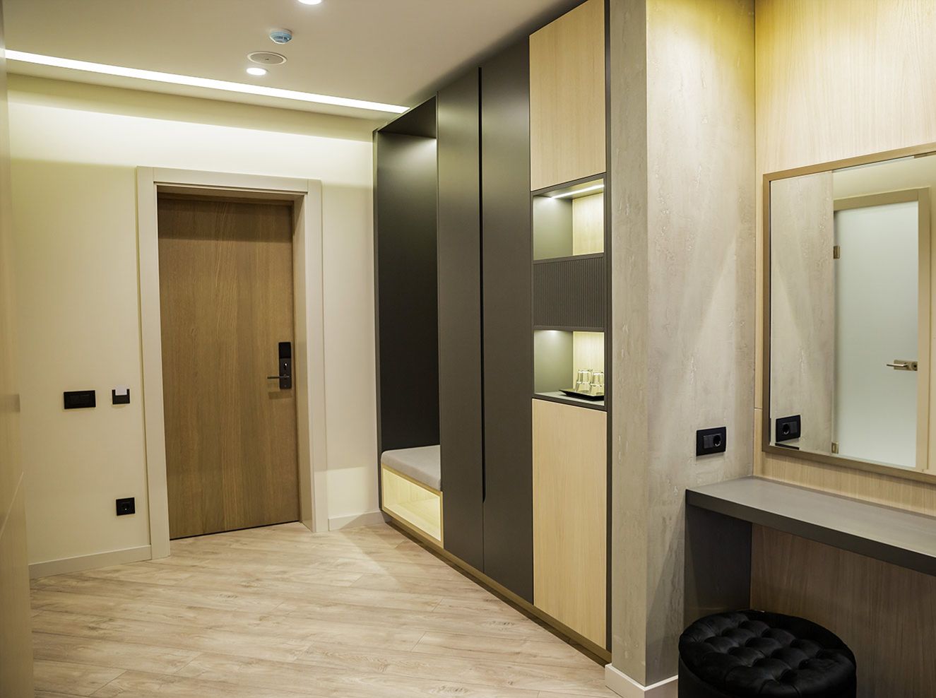 junior suite | minibar, in-room safe, desk, iron/ironing board