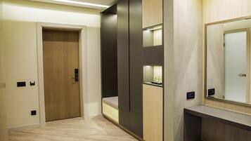 Junior Suite | Minibar, in-room safe, desk, iron/ironing board (on request)