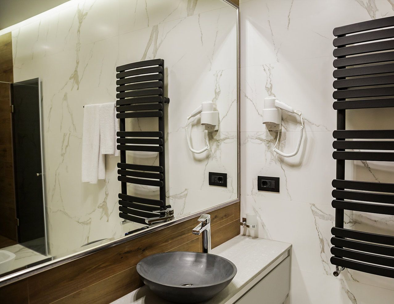 junior suite | bathroom shower