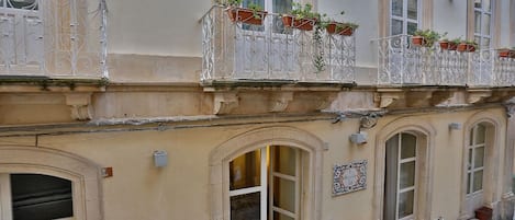 EntrĂ©e de lâhĂ©bergement