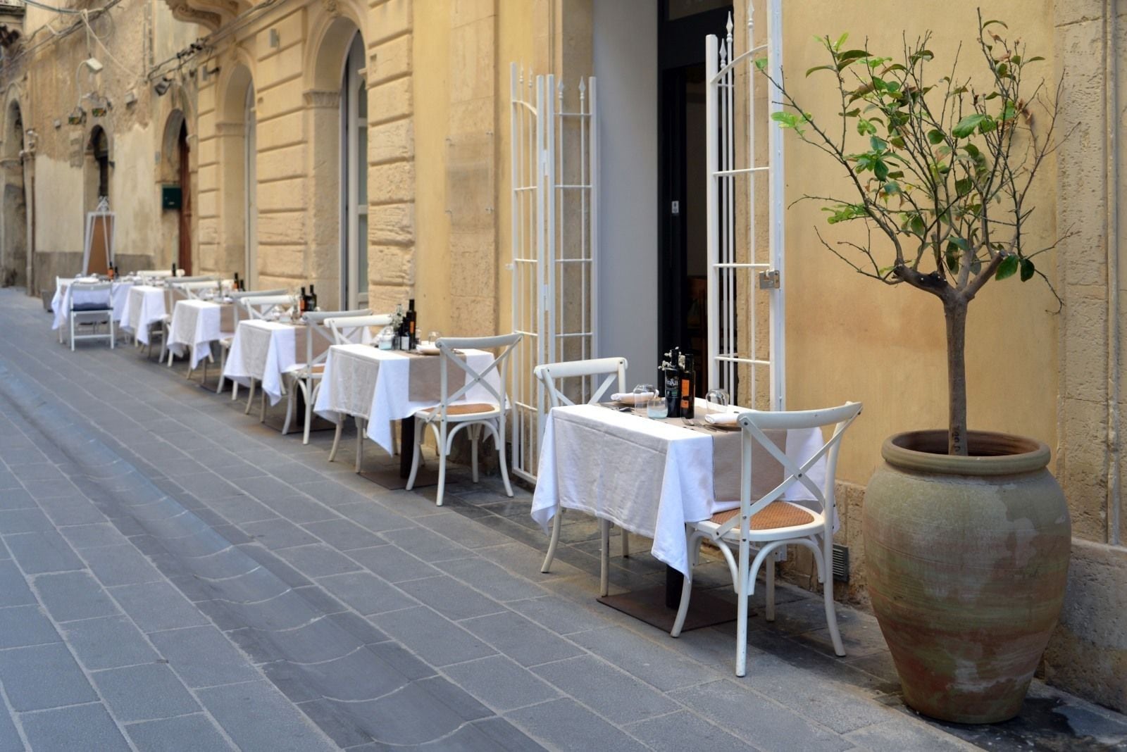 breakfast, lunch, dinner served; italian cuisine