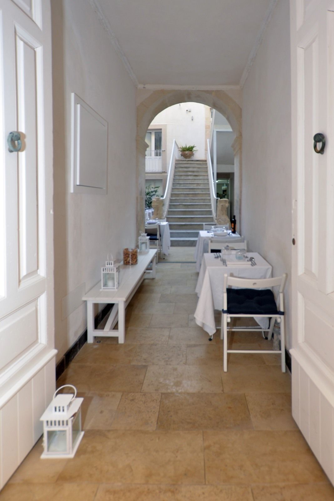 breakfast, lunch, dinner served; italian cuisine