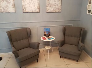 Lobby sitting area - Hotel Meublè Santa Chiara Suite (Naples)