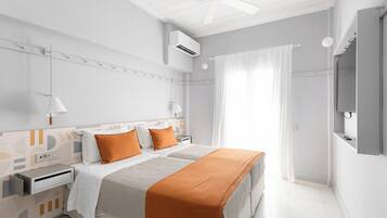 Standard Room | In-room safe, desk, soundproofing, iron/ironing board