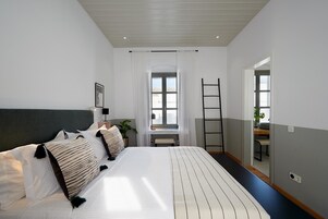 City Suite, 1 King Bed, Non Smoking, City View | In-room safe, desk, soundproofing, iron/ironing board