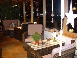 Lunch and dinner served, Regional cuisine