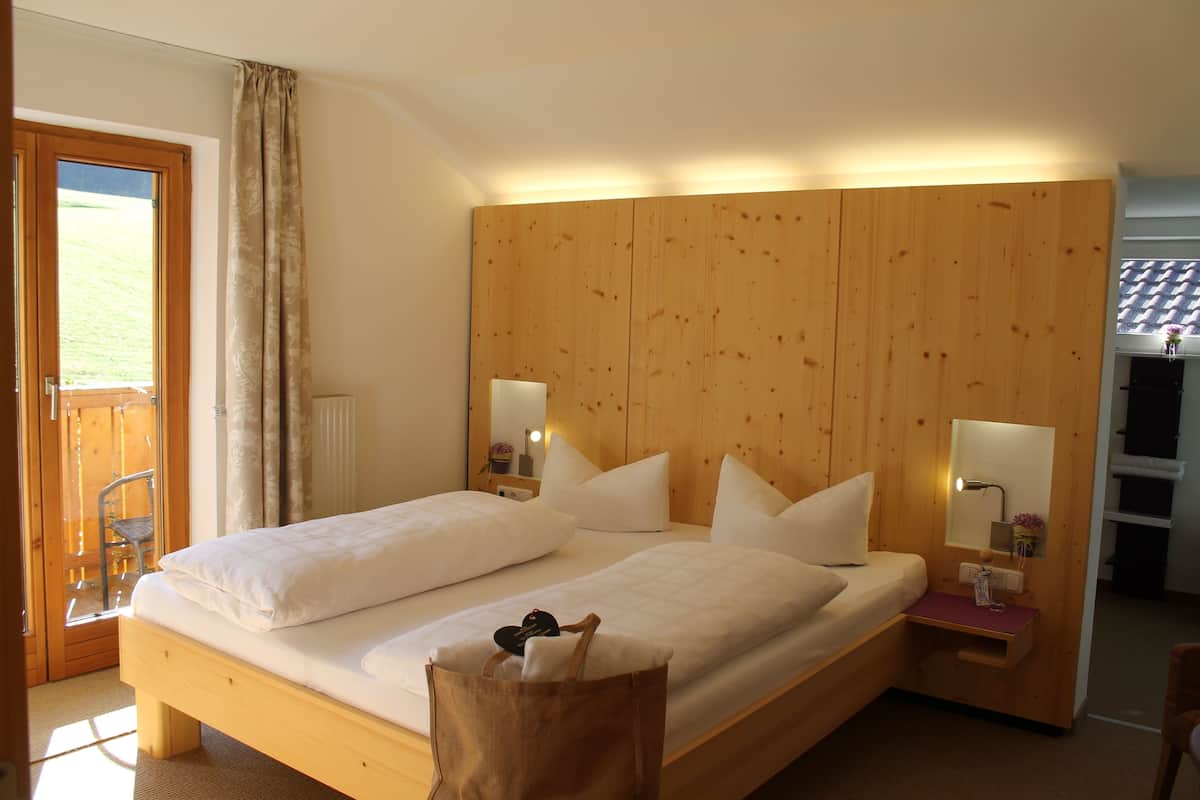 premium bedding, in-room safe, desk, cots/infant beds