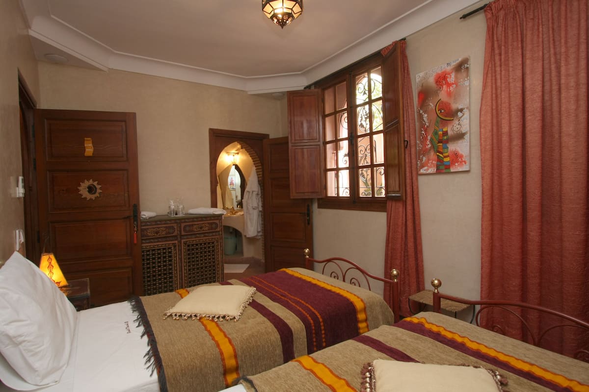 Chambre Double Standard (Soleil) | 2 chambres, draps en coton égyptien, literie de qualité supérieure