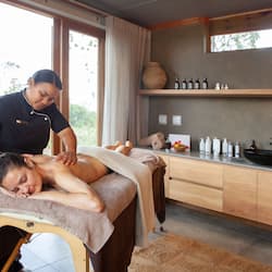 Couples treatment rooms, body treatments, facials