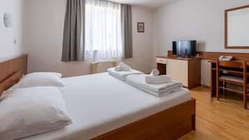 Double Room | In-room safe, blackout curtains, cots/infant beds, free WiFi