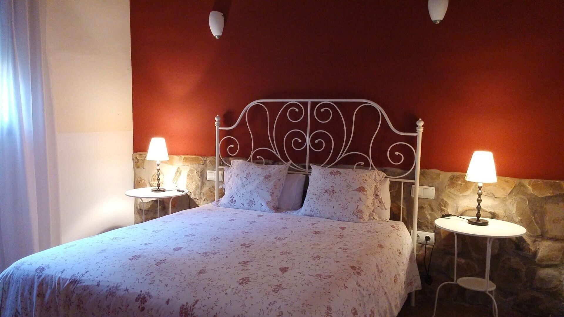 Premium bedding, down duvets, desk, soundproofing