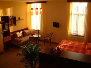 Apartament empresarial | Matalassos amb encoixinament addicional i minibar 