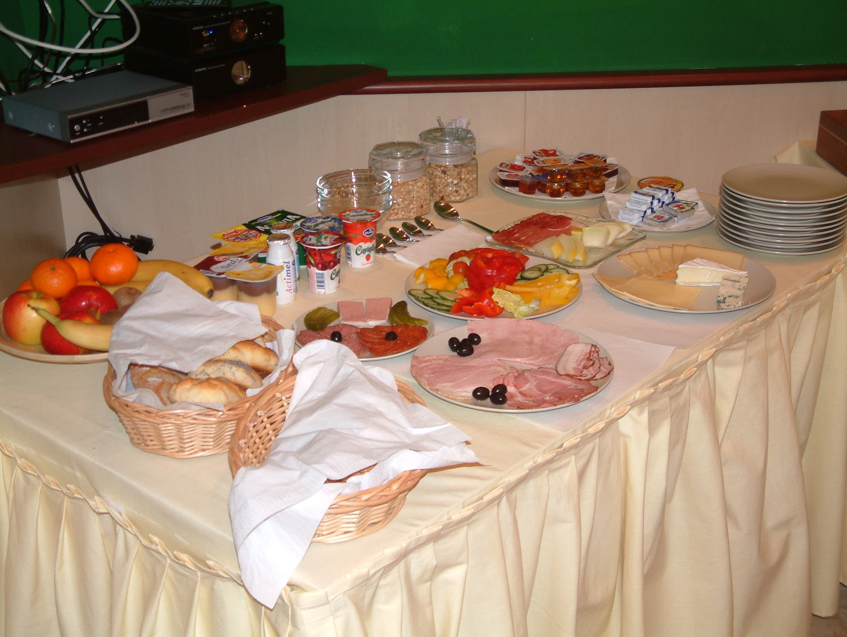 Daily buffet breakfast (CZK 7 per person)