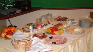 Tägliches Frühstücksbuffet gegen Gebühr