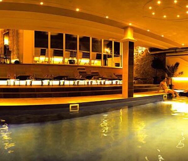 Indoor pool - Posthotel Thaller (Anger)