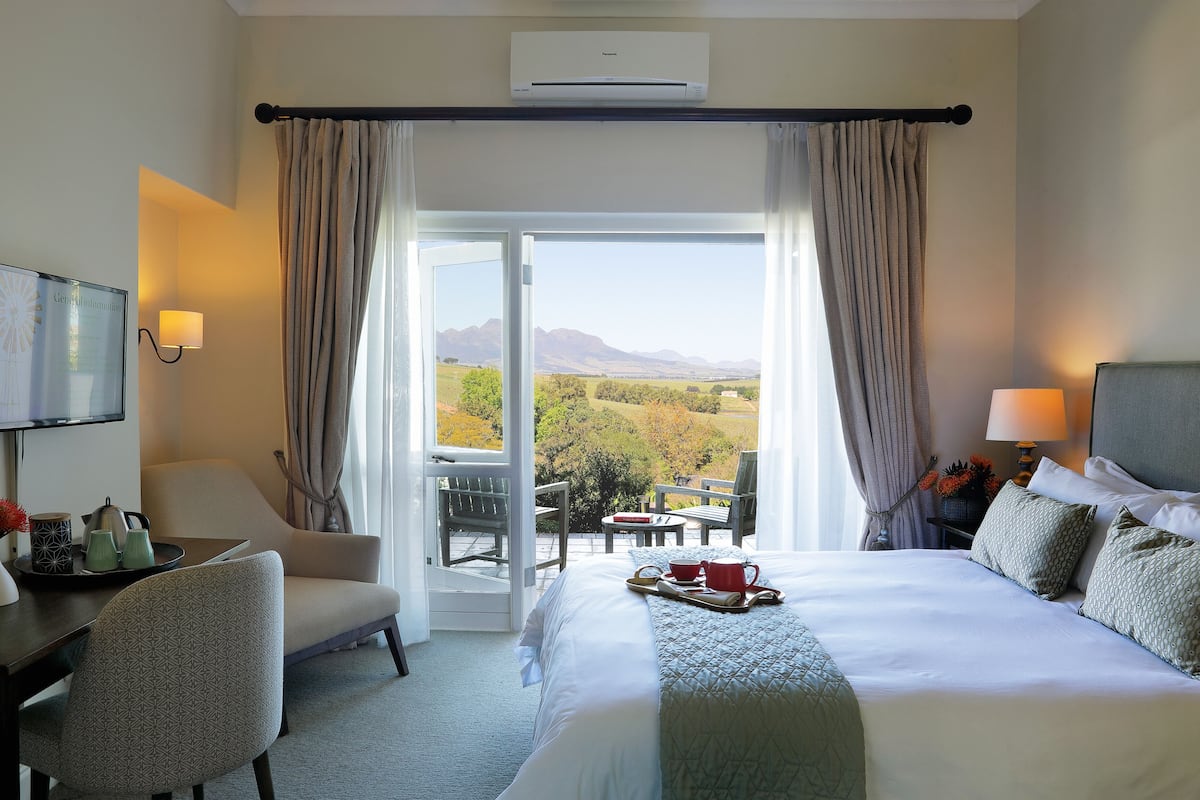9 bedrooms, in-room safe, individually decorated, individually furnished