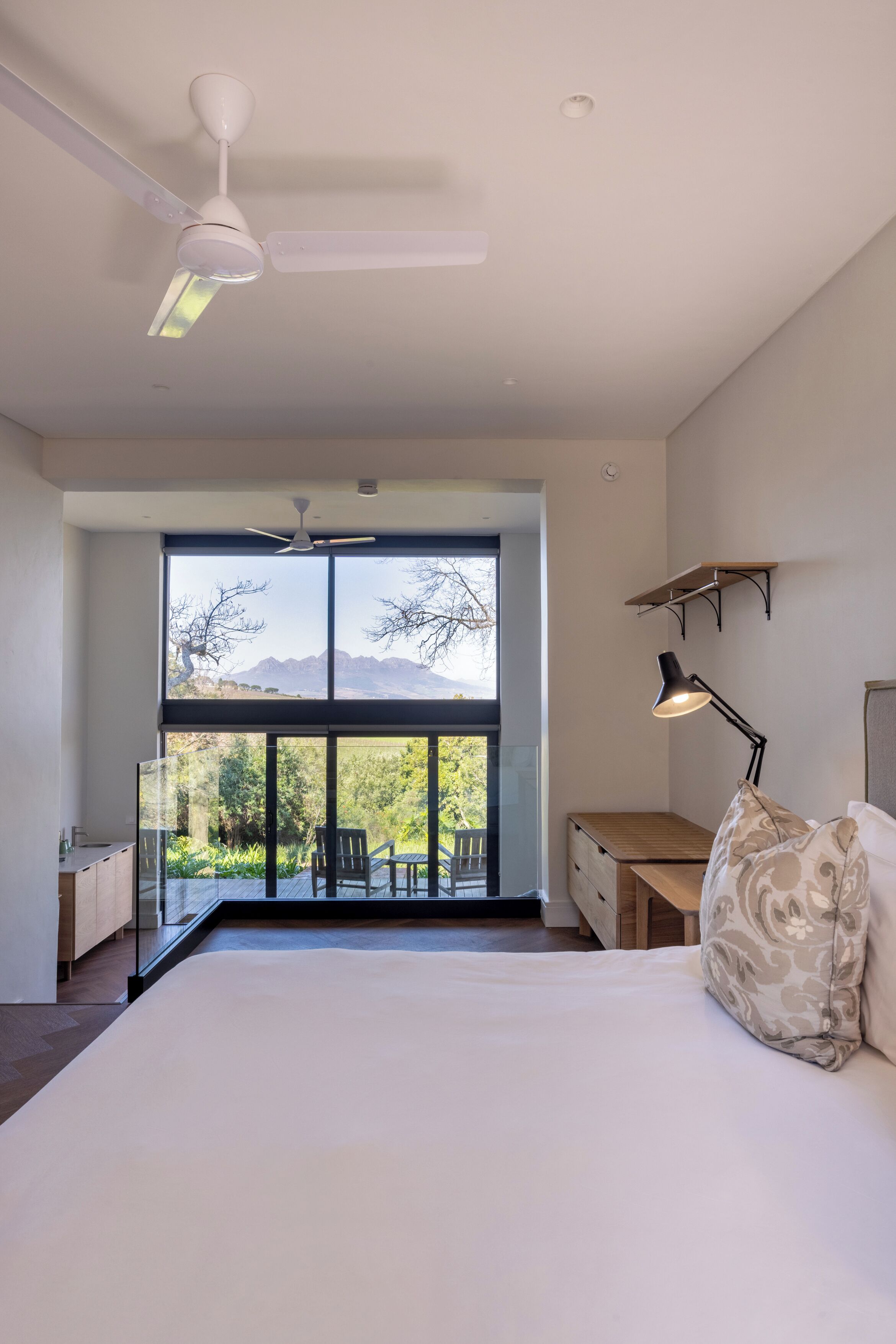 Suite Panoramique, 1 très grand lit, vue montagne, côté jardin | Vue depuis l’hébergement