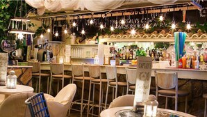 Bar (en el alojamiento)