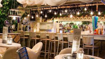 Bar (en la propiedad)