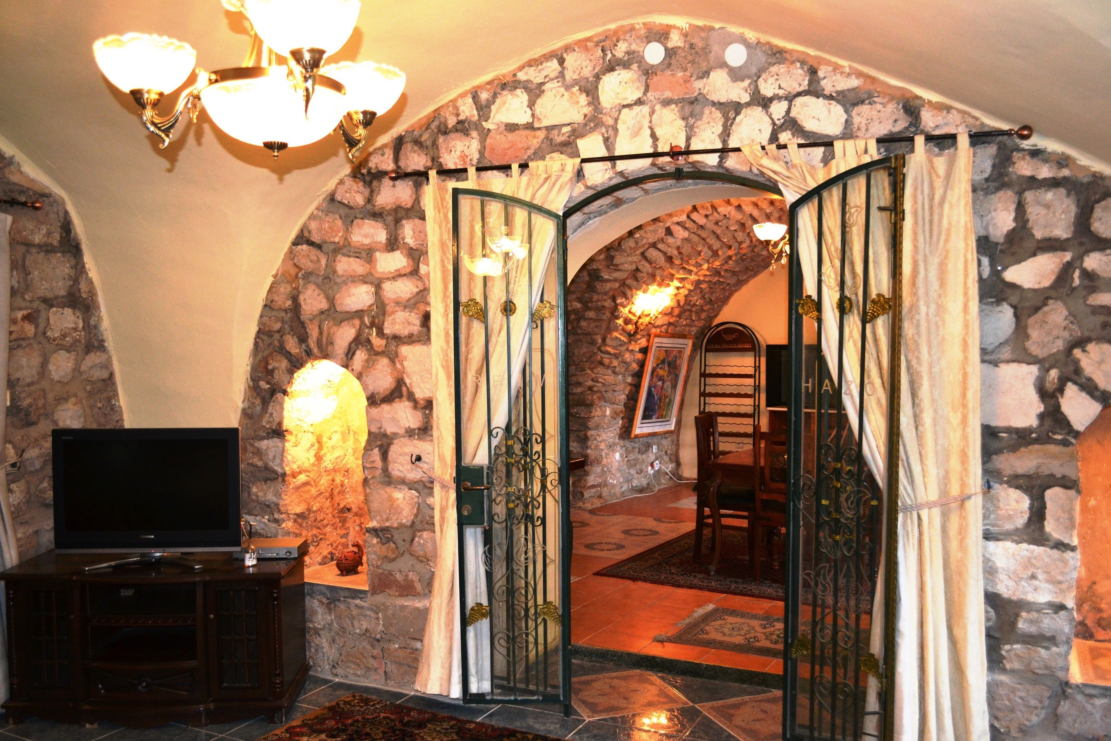 the guesthouse luxury vacation house, 3 bedrooms | living area | tv