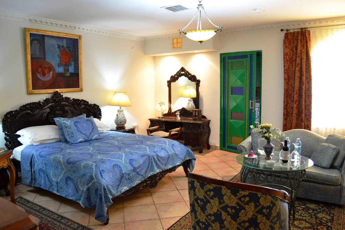 Honeymoon Penthouse | Egyptian cotton sheets, down duvets, pillow-top beds