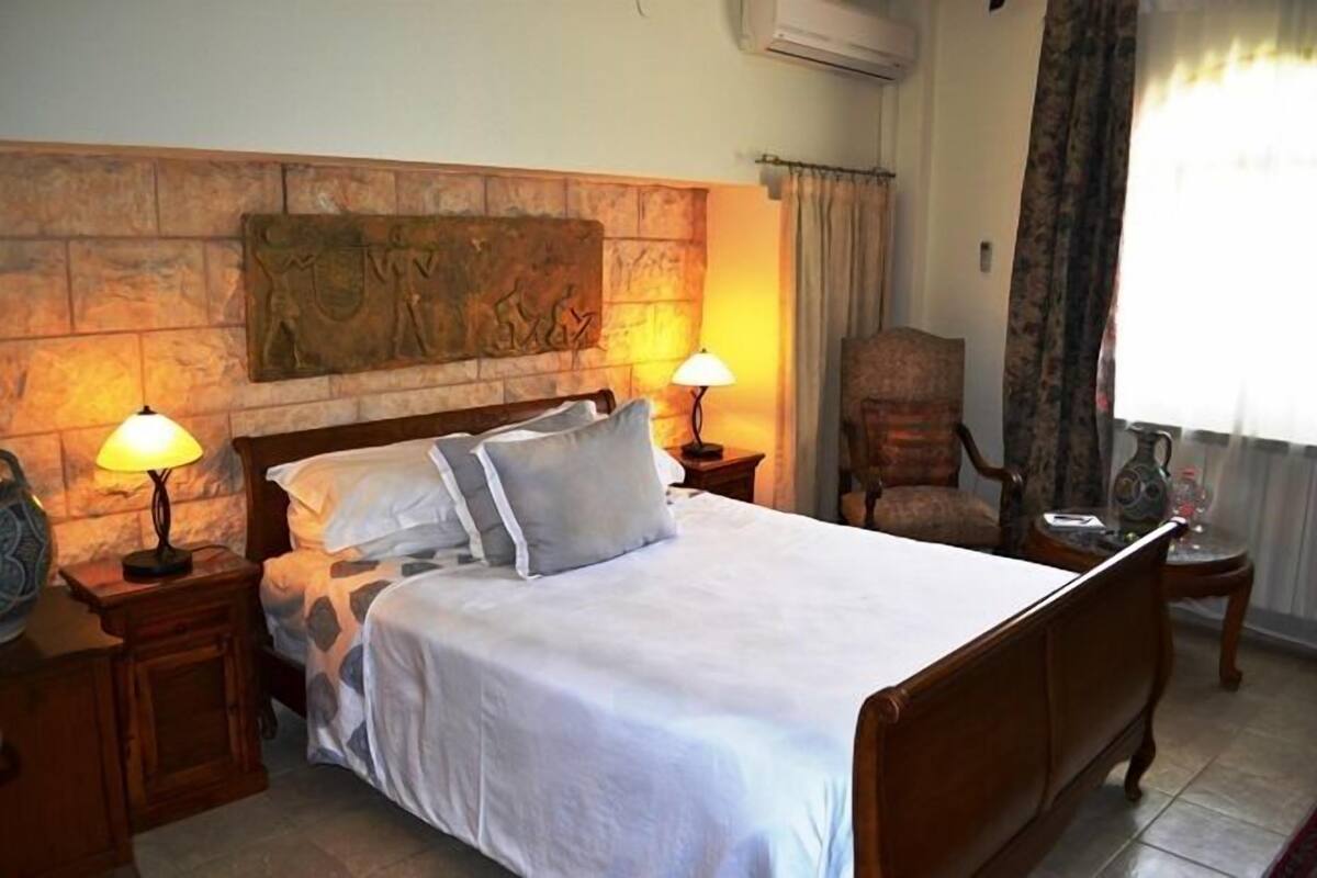 Egyptian cotton sheets, down duvets, pillow-top beds