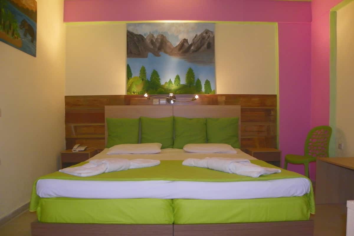 Hypo-allergenic bedding, memory-foam beds, in-room safe, desk