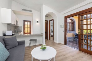 Fridge, microwave, stovetop, coffee/tea maker - Maspalomas Resort by Dunas (San Bartolomé de Tirajana)