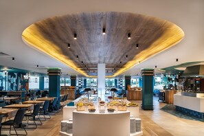 Breakfast, lunch and dinner served