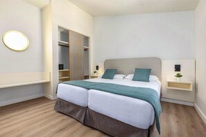 1 habitación, minibar y caja de seguridad en la habitación 