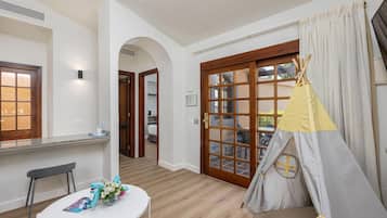 1 bedroom, minibar, in-room safe, blackout curtains