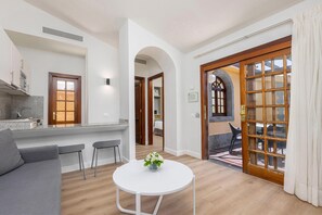 1 habitación, minibar y caja de seguridad en la habitación 