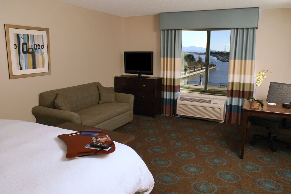 Pillow-top beds, in-room safe, soundproofing, iron/ironing board