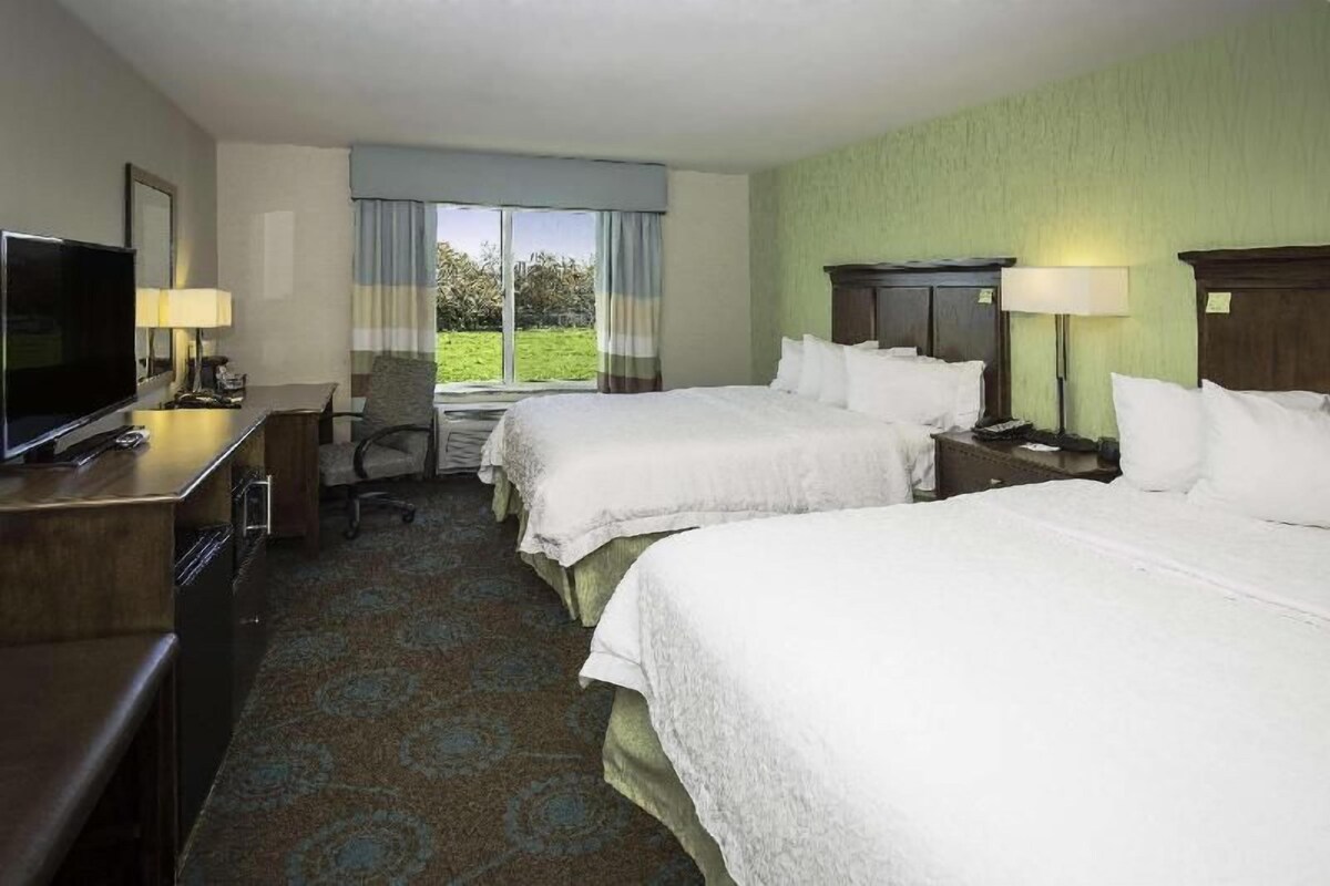 Pillowtop beds, in-room safe, soundproofing, iron/ironing board