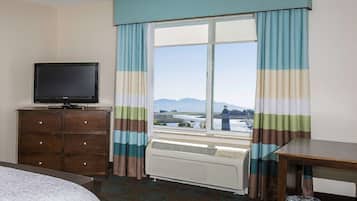 1 cama de matrimonio grande vistas al agua no fumadores | Colchones con acolchado adicional y caja fuerte