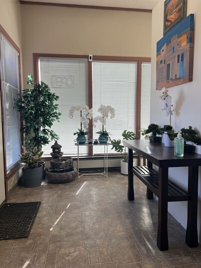 Midtown Inn & Suites