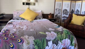 Premium bedding, desk, laptop workspace, blackout curtains - Midtown Inn & Suites (La Junta)