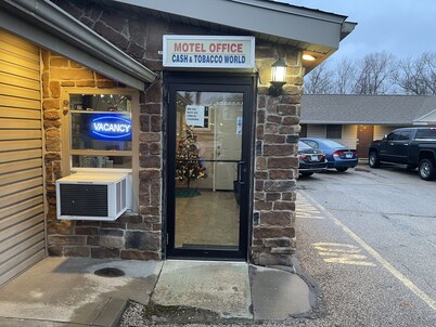 Economy Inn And Suites Ashtabula
