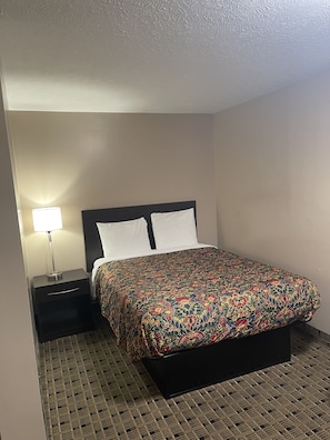 Basic Single Room, 1 Queen Bed