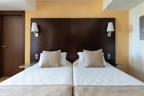 Minibar, desk, soundproofing, free WiFi