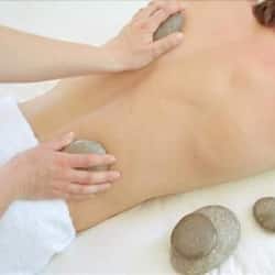 Een sauna, een Turks bad/hammam, lichaamsbehandelingen, body wraps