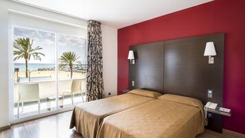 Dobbeltrom – standard, sjøutsikt | Minibar, skrivebord, lydisolert og wi-fi (inkludert)