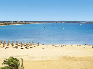 Land view from property - Nautic Hotel & Spa (Palma de Mallorca)