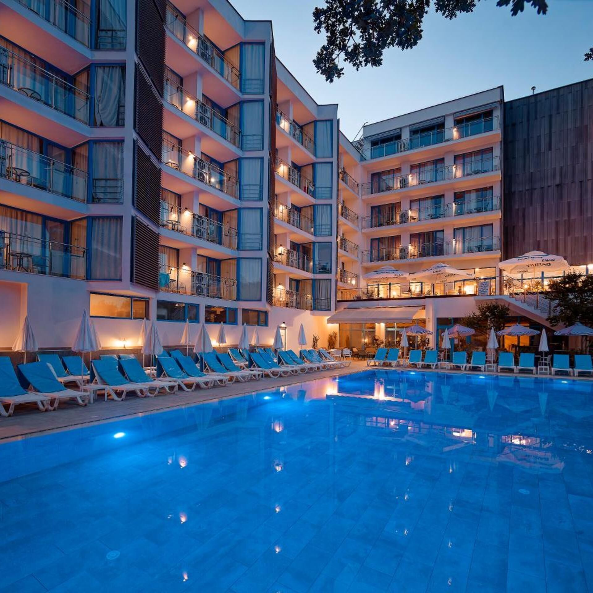 Indoor pool, outdoor pool