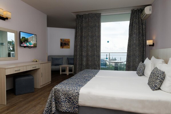 Room - Slavey (Golden Sands)