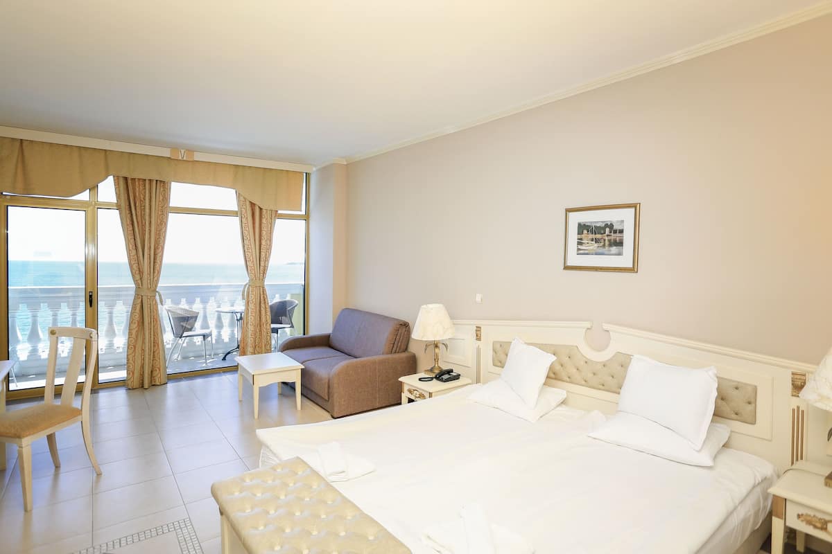 1 slaapkamer, luxe beddengoed, bedden met traagschuimmatras, een bureau