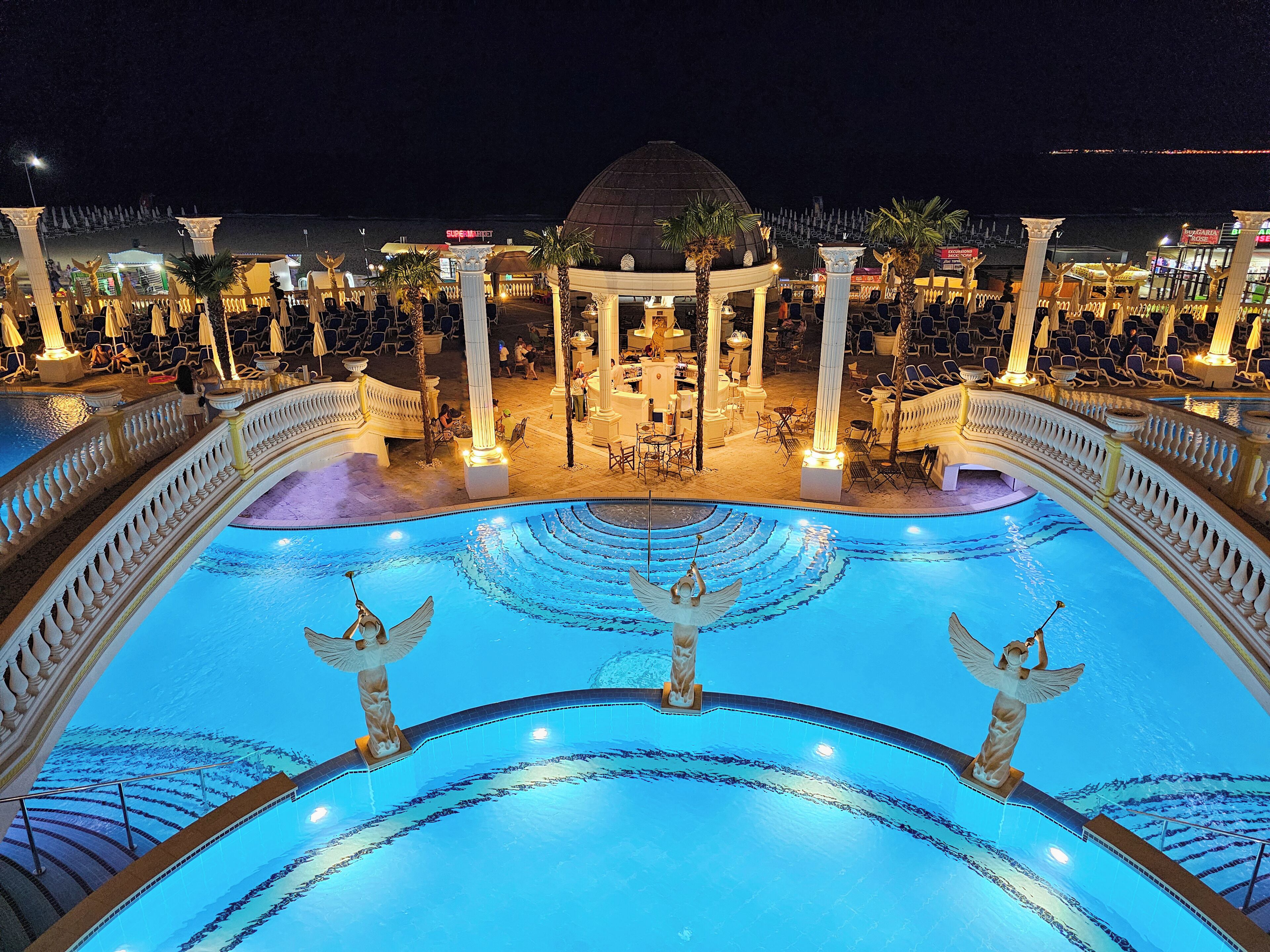 Indoor pool, seasonal outdoor pool, pool umbrellas, pool loungers