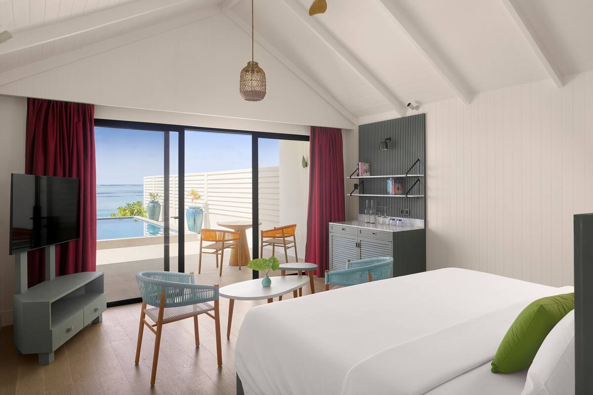 ห้องดีลักซ์, เตียงใหญ่ 1 เตียง และโซฟาเบด (Deluxe Beach Pool Villa) | วิวทะเล/มหาสมุทร
