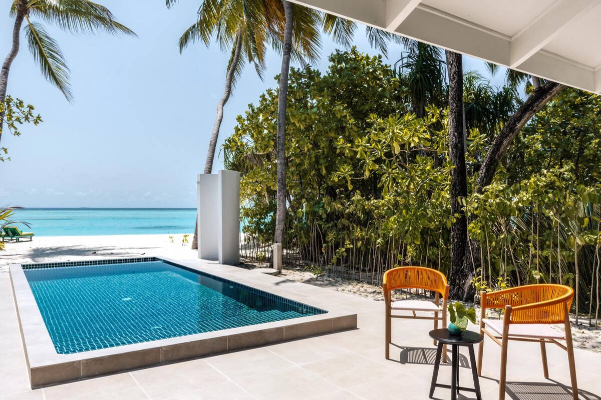 ห้องดีลักซ์, เตียงใหญ่ 1 เตียง และโซฟาเบด (Lagoon Beach Pool Villa) | มินิบาร์, ตู้นิรภัยในห้องพัก, โต๊ะทำงาน, ผ้าม่านกันแสง