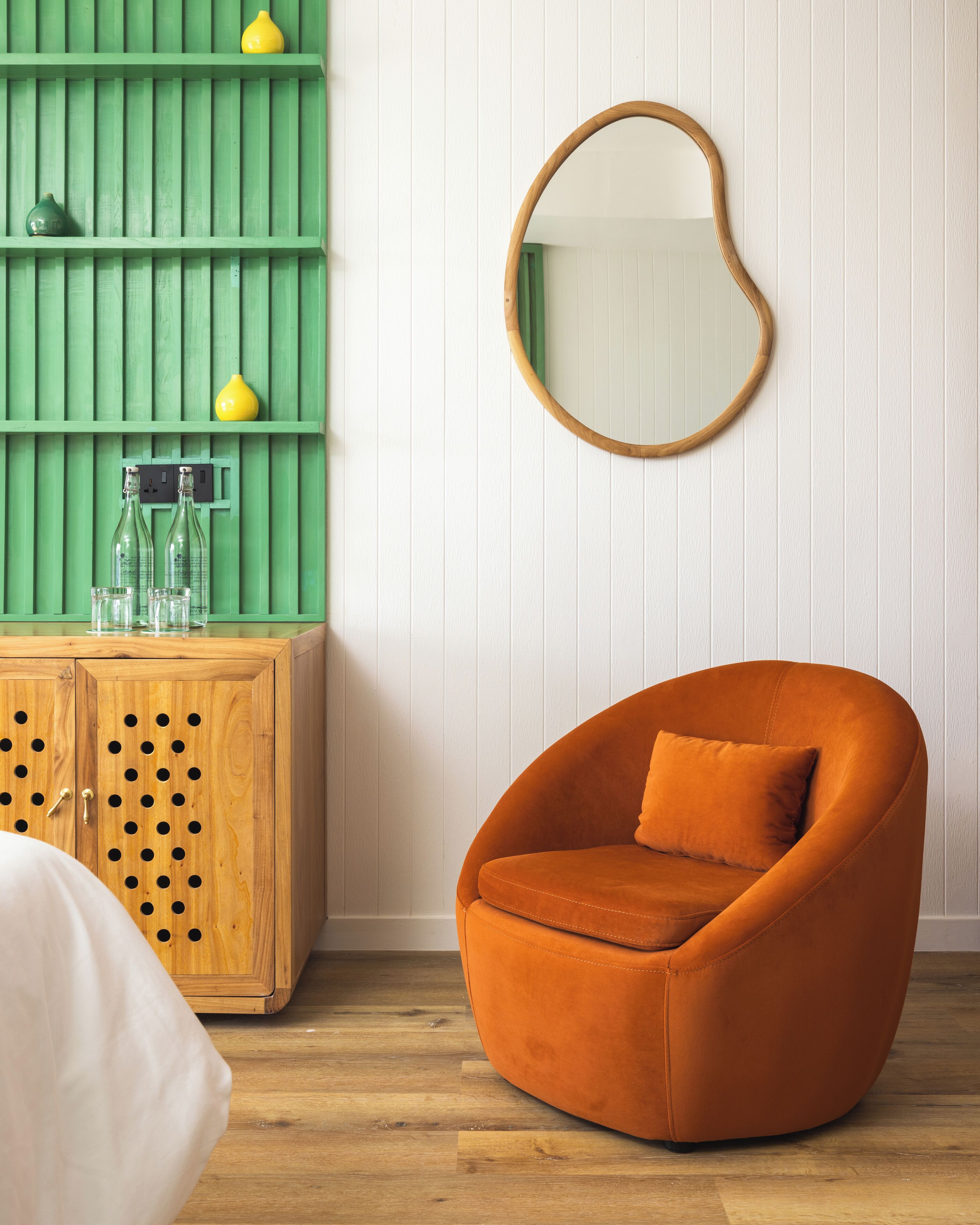 deluxe room, 1 double bed | minibar, in-room safe, desk, blackout curtains